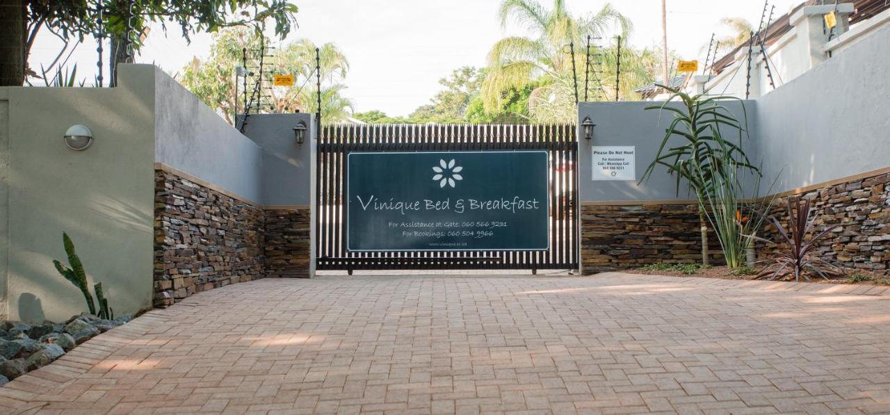 Vinique Guesthouse Mbombela Bagian luar foto