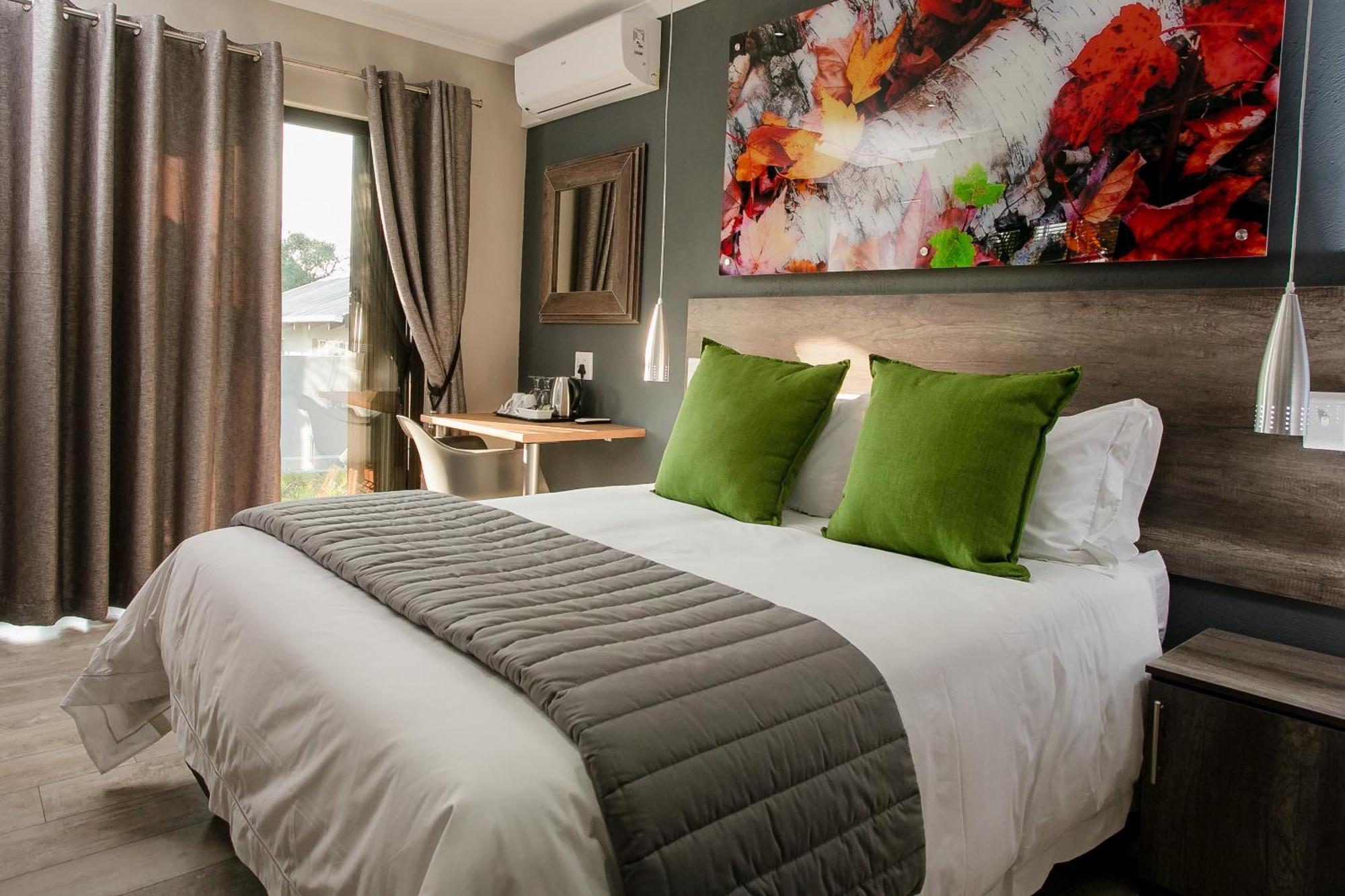 Vinique Guesthouse Mbombela Bagian luar foto