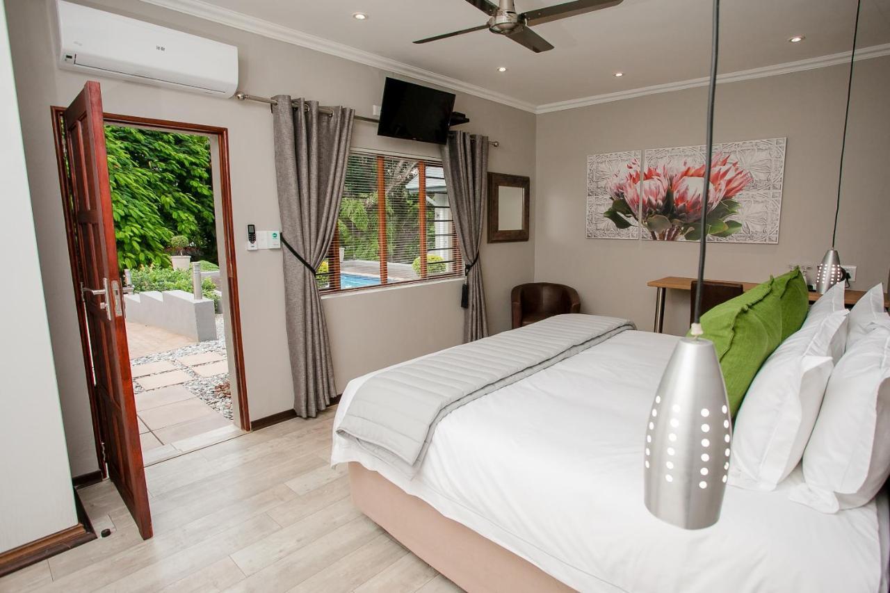 Vinique Guesthouse Mbombela Bagian luar foto