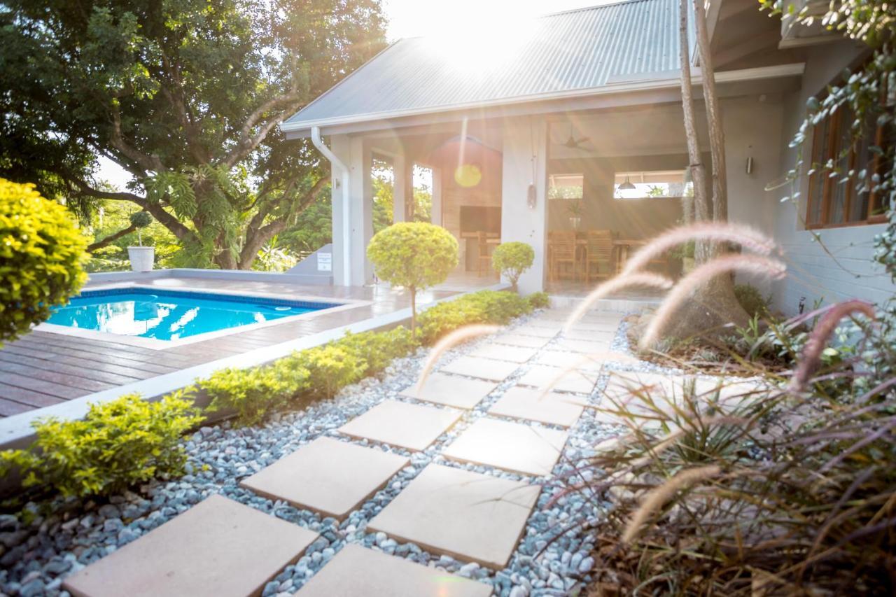 Vinique Guesthouse Mbombela Bagian luar foto