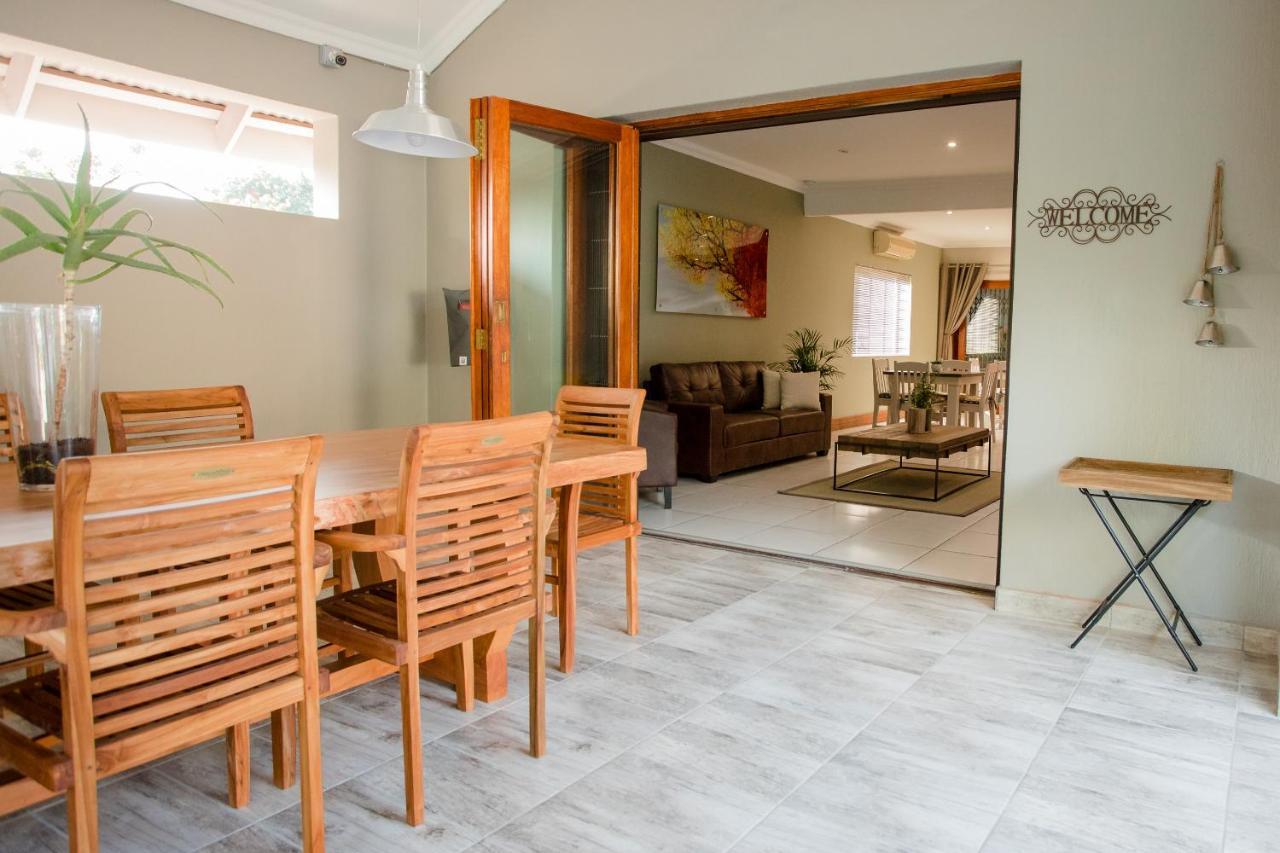 Vinique Guesthouse Mbombela Bagian luar foto